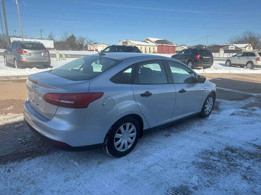 Ford Focus S Sedan 2016