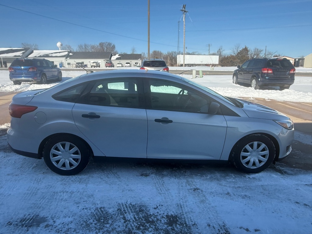 Ford Focus S Sedan 2016
