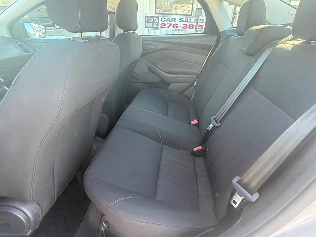 Ford Focus S Sedan 2016