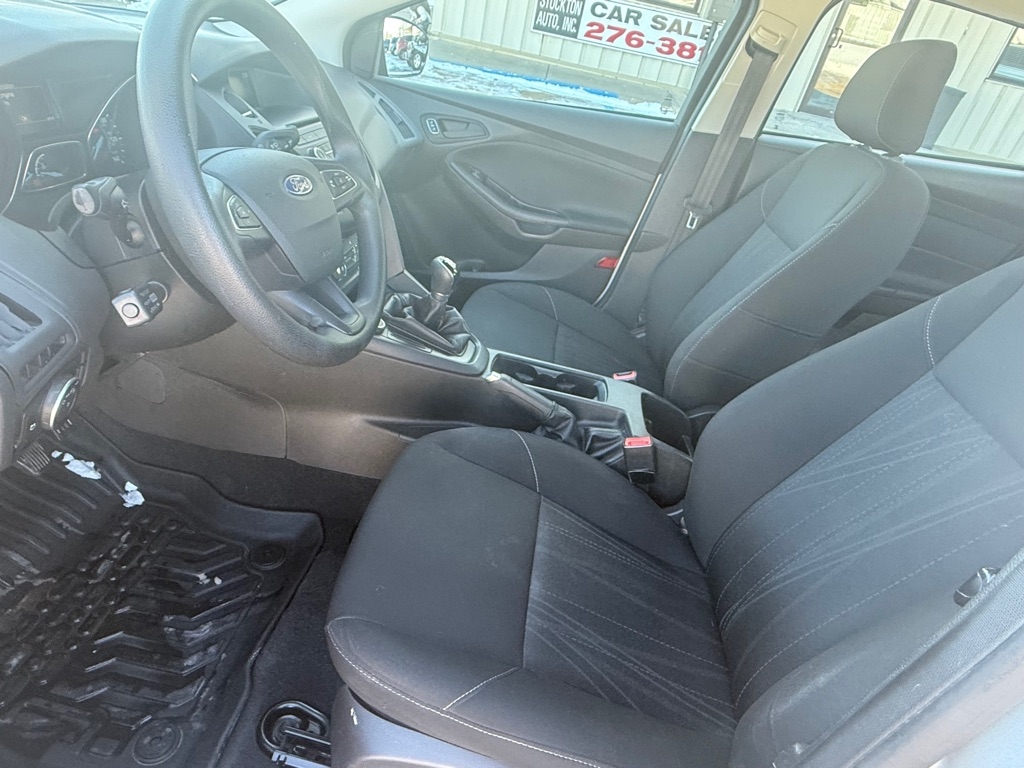 Ford Focus S Sedan 2016