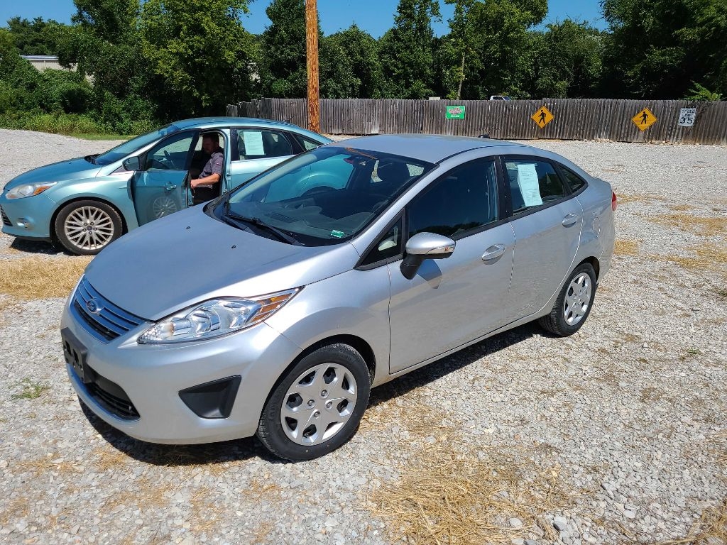 Ford Fiesta SE Sedan 2013