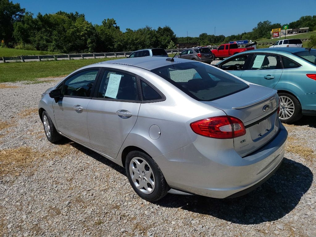 Ford Fiesta SE Sedan 2013