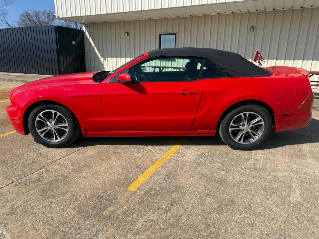 Ford Mustang V6 Convertible 2013