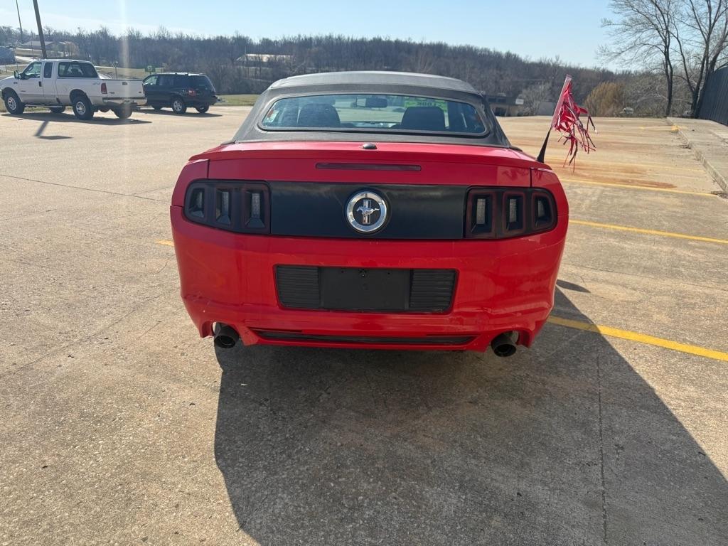 Ford Mustang V6 Convertible 2013