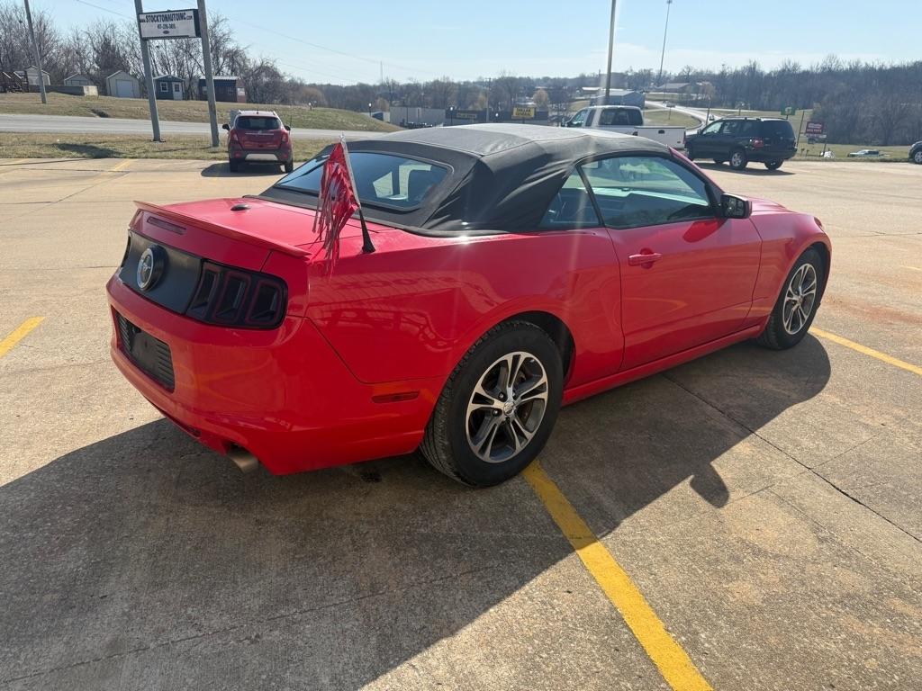 Ford Mustang V6 Convertible 2013
