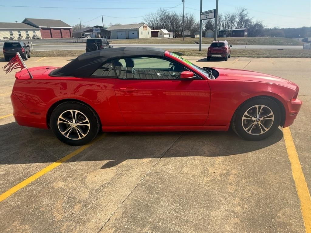 Ford Mustang V6 Convertible 2013