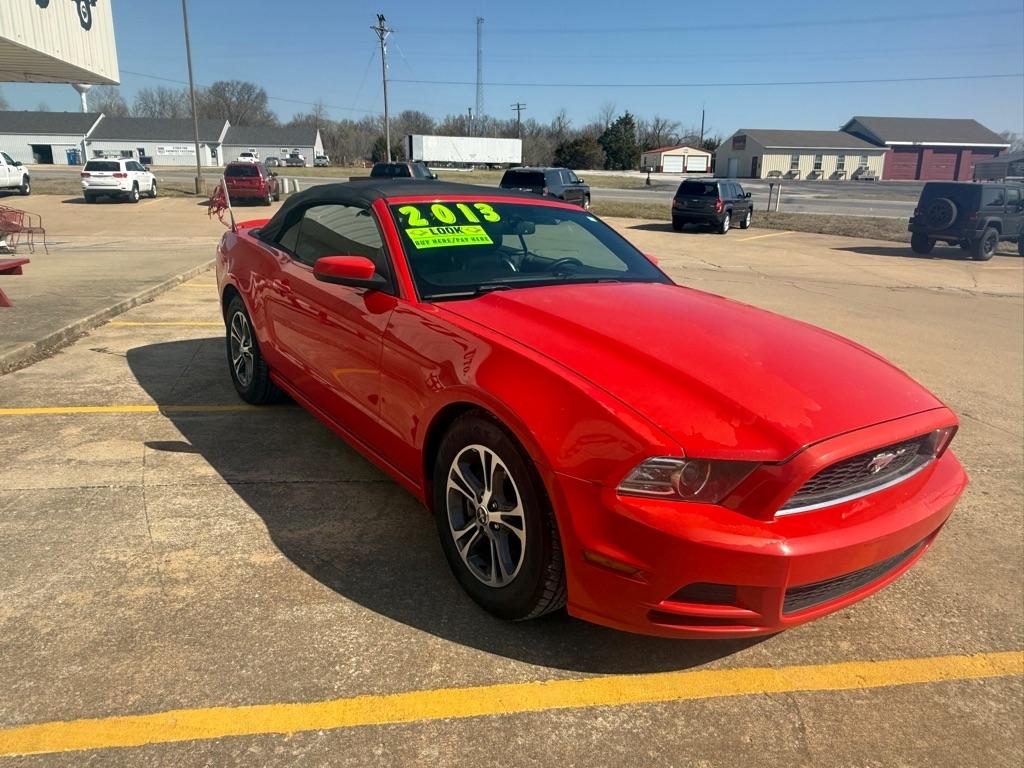 Ford Mustang V6 Convertible 2013