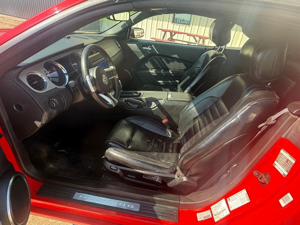 Ford Mustang V6 Convertible 2013