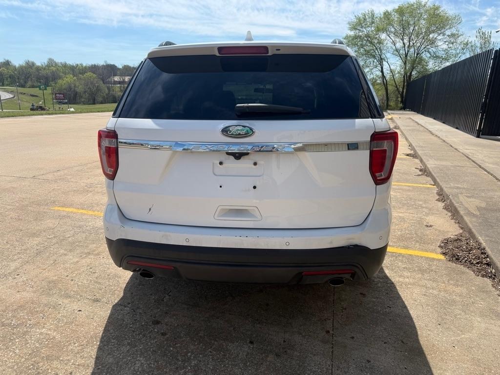 Ford Explorer Base FWD 2017