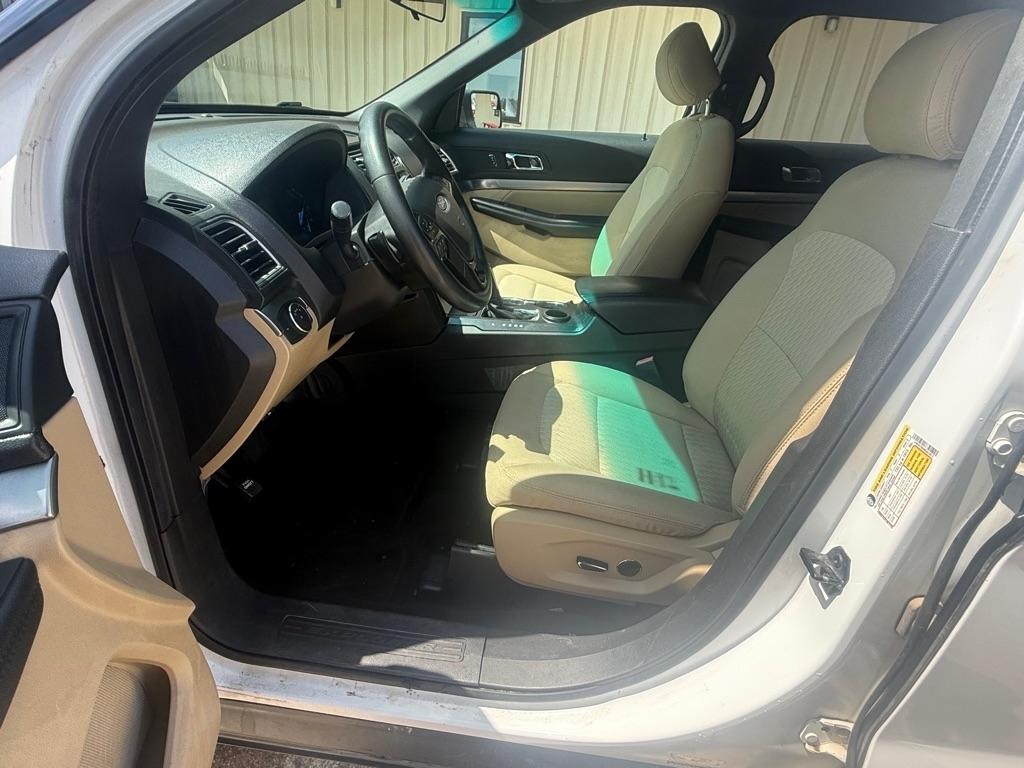 Ford Explorer Base FWD 2017