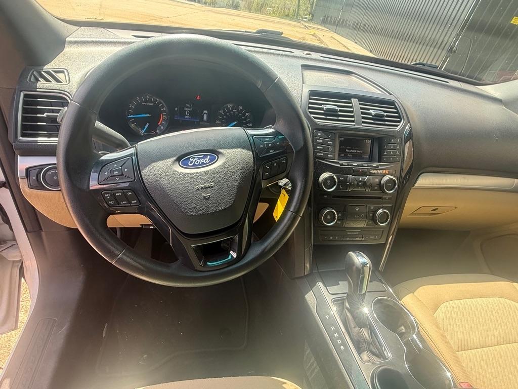 Ford Explorer Base FWD 2017