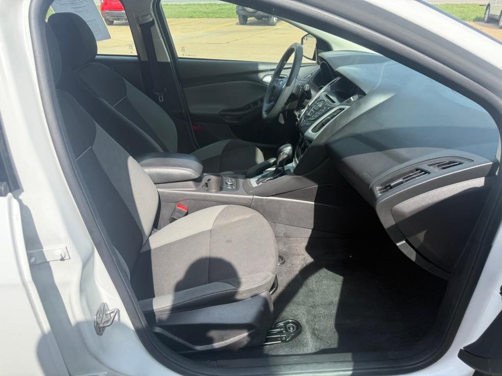 Ford Focus SE Sedan 2014