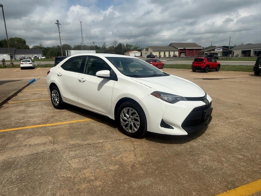 Toyota Corolla L CVT 2017