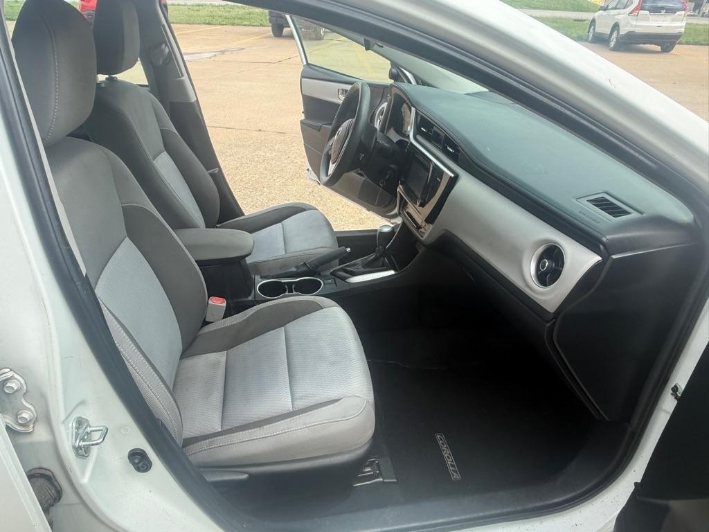 Toyota Corolla L CVT 2017