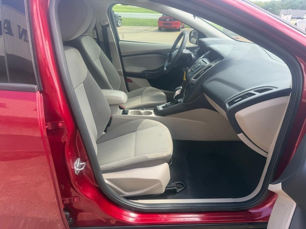 Ford Focus SE Sedan 2014