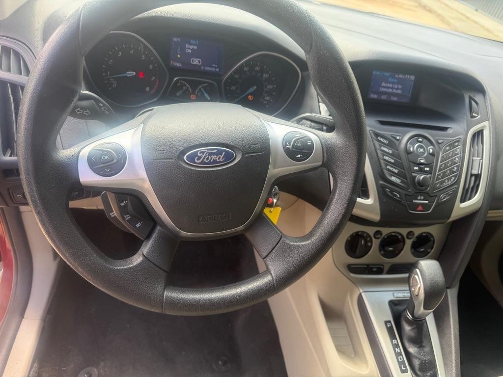 Ford Focus SE Sedan 2014