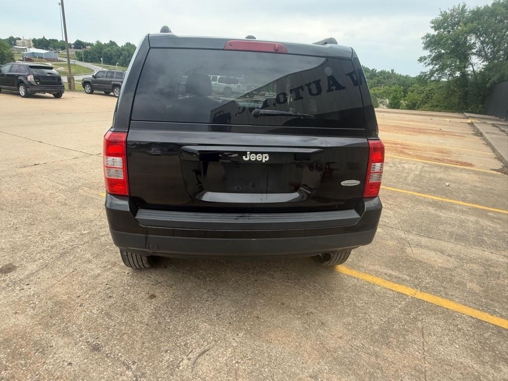 Jeep Patriot Latitude 2WD 2016