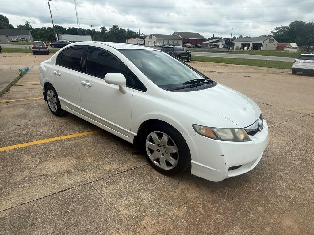 Honda Civic LX Sedan 5-Speed AT 2011