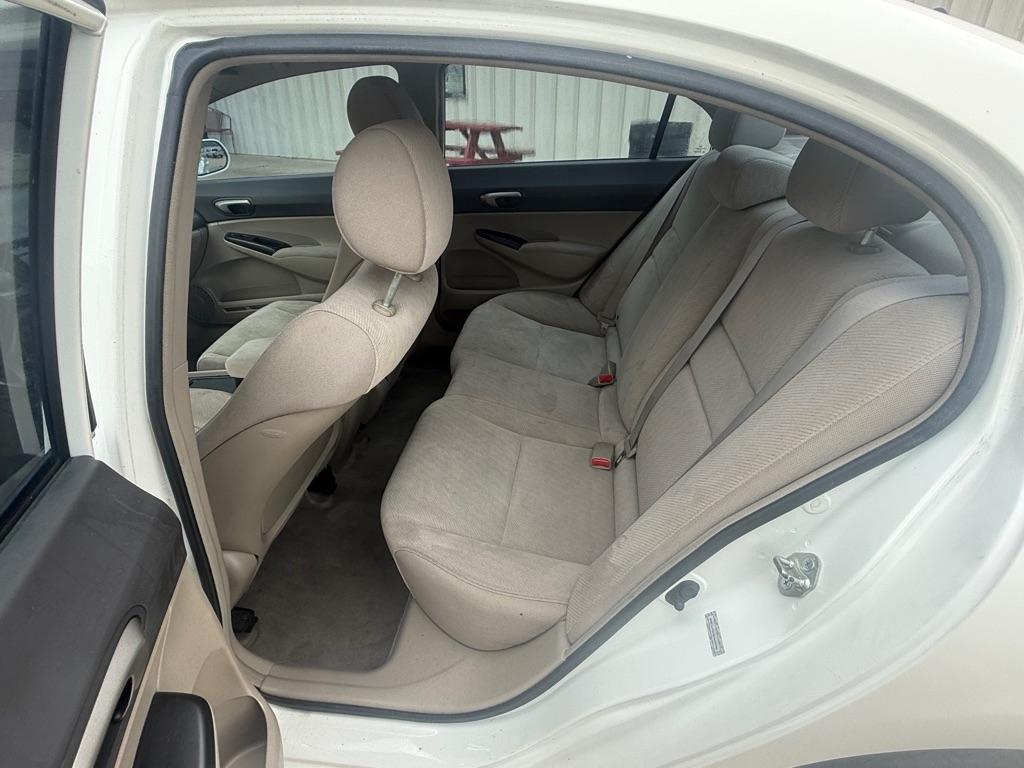 Honda Civic LX Sedan 5-Speed AT 2011