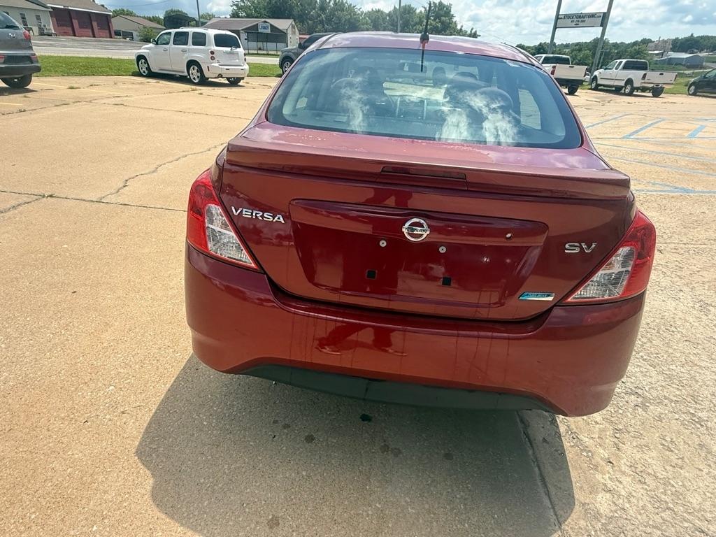 Nissan Versa 1.6 S 5M 2016