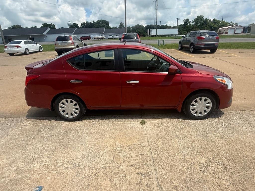 Nissan Versa 1.6 S 5M 2016