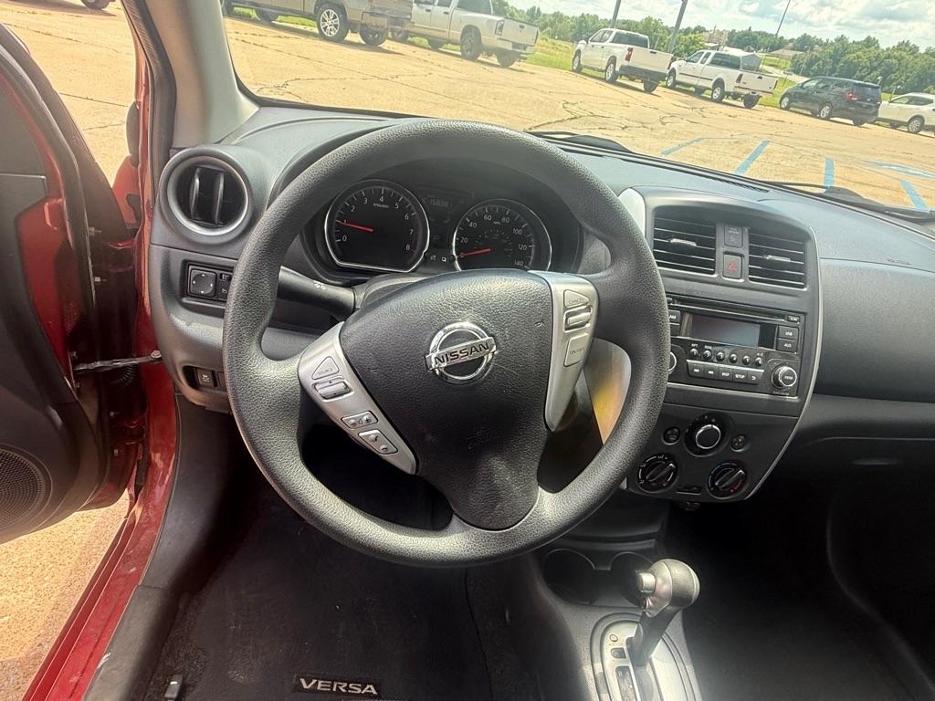 Nissan Versa 1.6 S 5M 2016