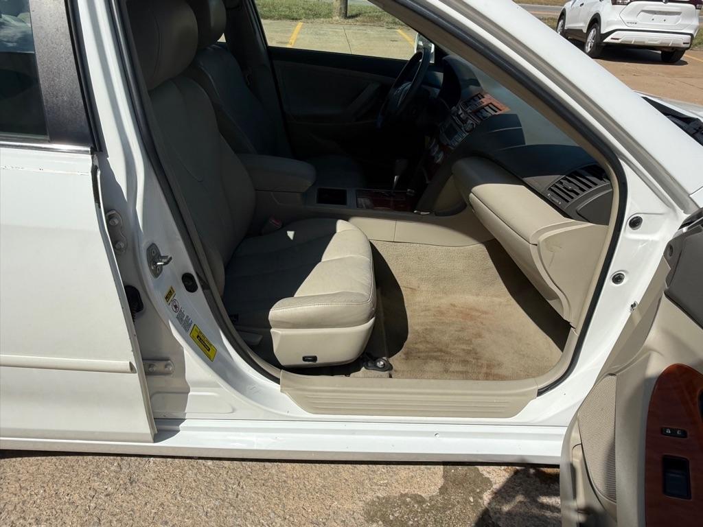 Toyota Camry SE V6 6-Spd AT 2009