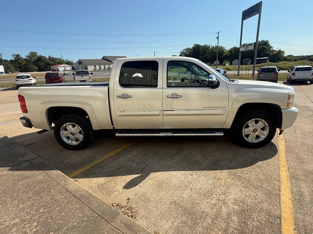 Chevrolet Silverado 1500 LT Crew Cab 4WD 2011