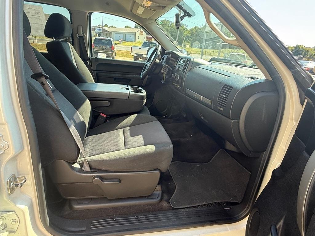 Chevrolet Silverado 1500 LT Crew Cab 4WD 2011