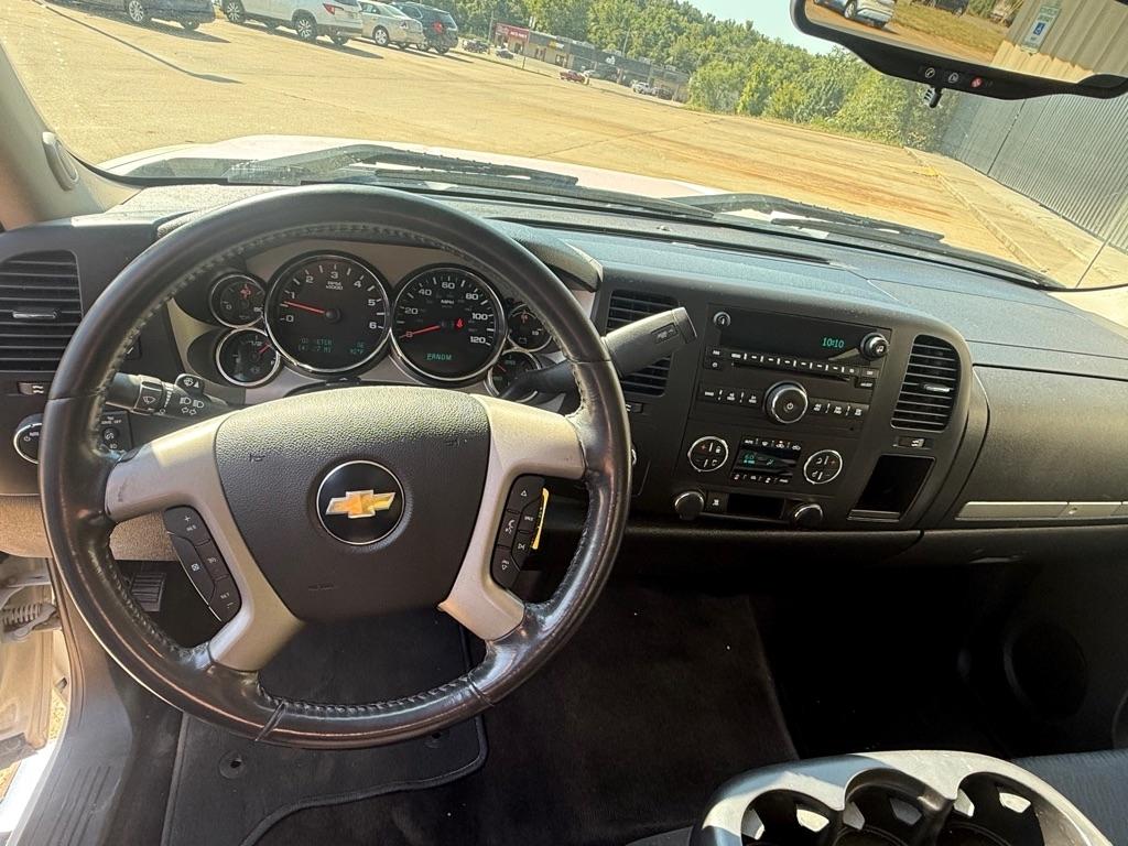 Chevrolet Silverado 1500 LT Crew Cab 4WD 2011