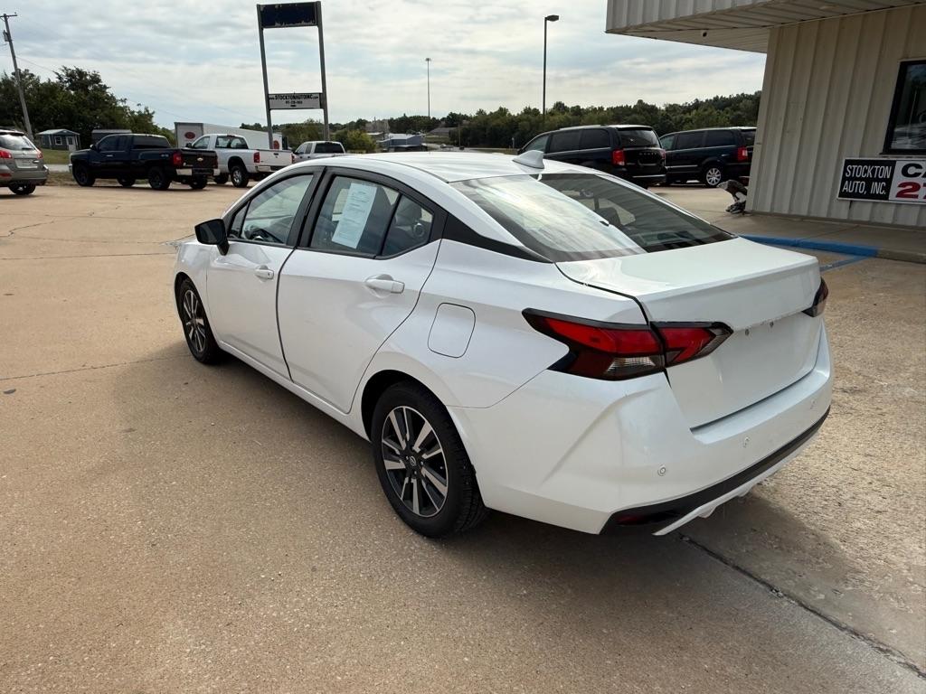Nissan Versa SV 2022