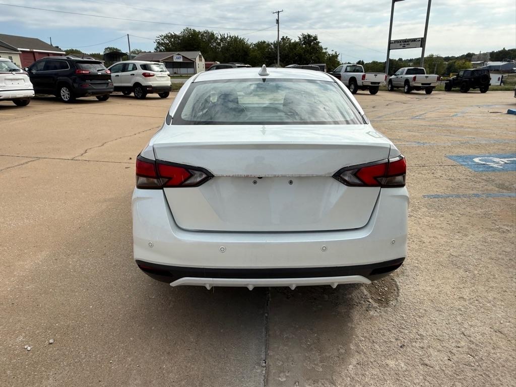 Nissan Versa SV 2022