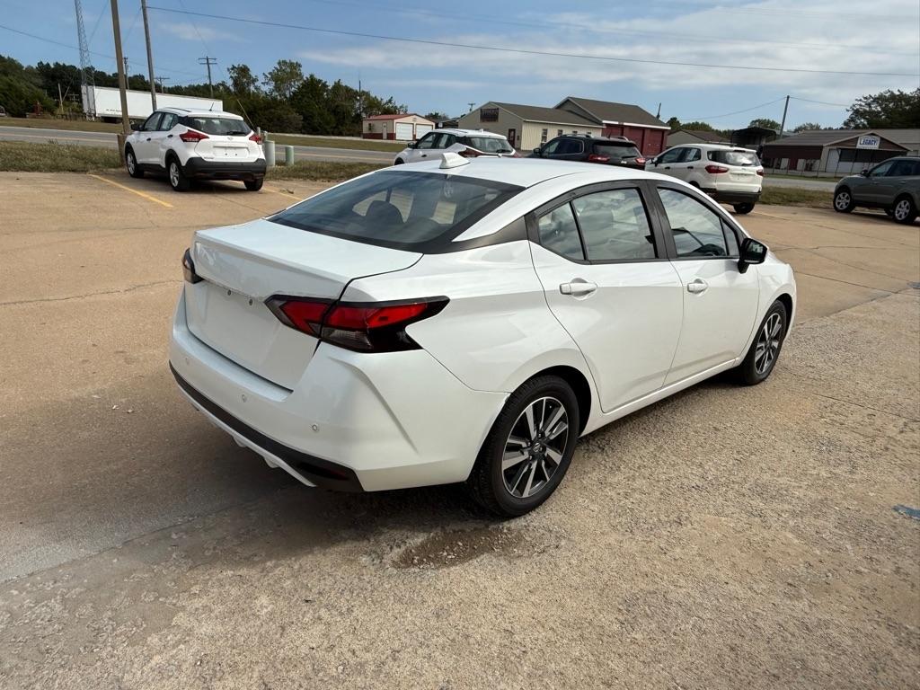 Nissan Versa SV 2022