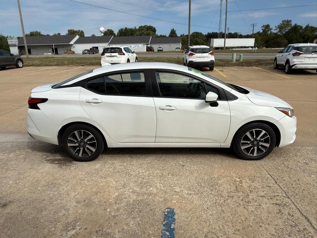 Nissan Versa SV 2022