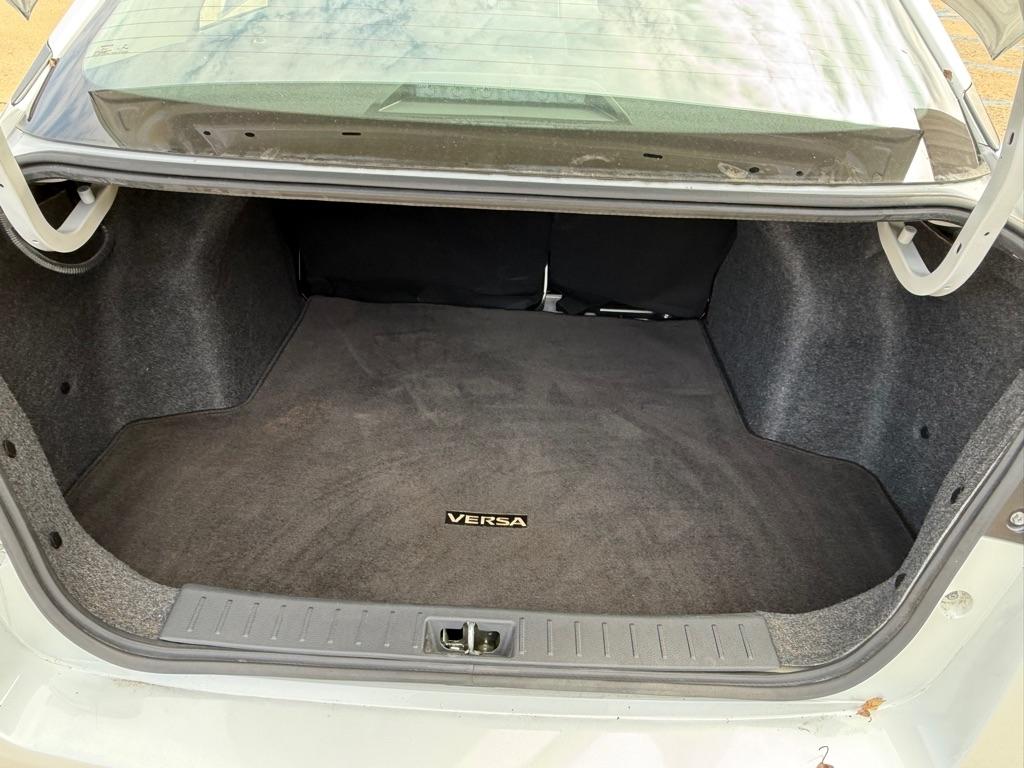 Nissan Versa SV 2022