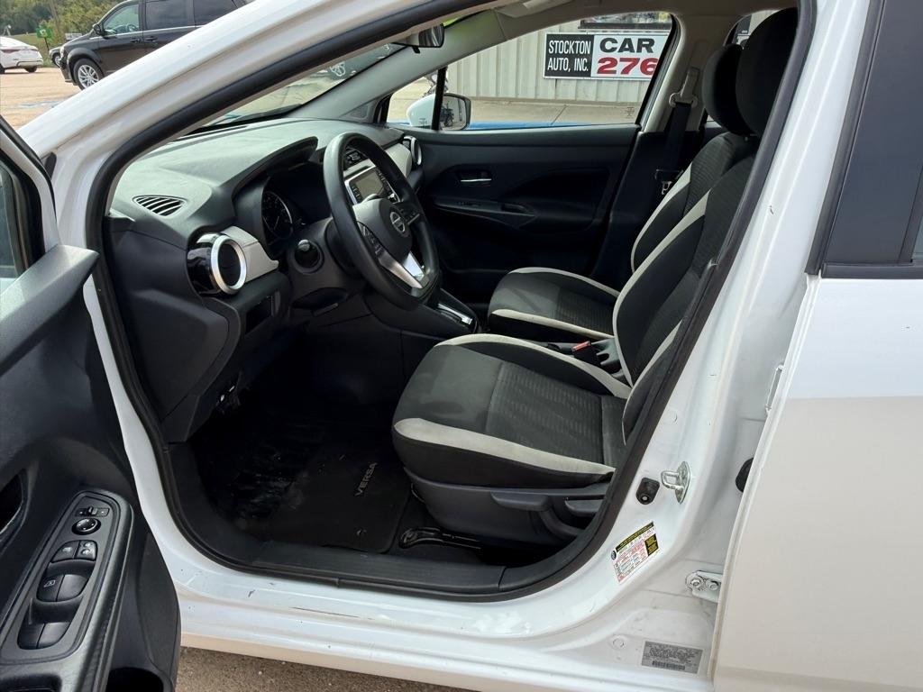 Nissan Versa SV 2022