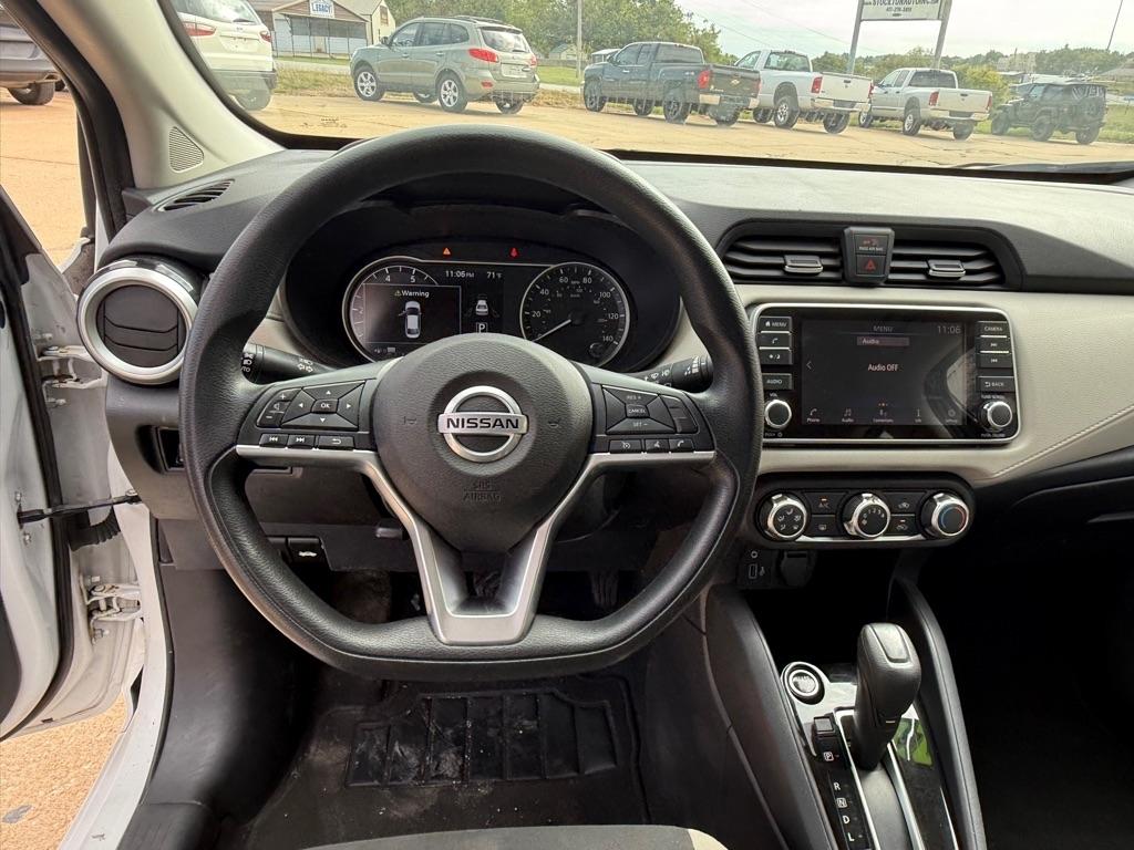 Nissan Versa SV 2022