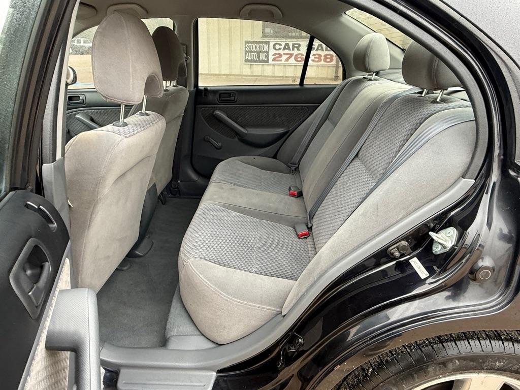 Honda Civic DX Sedan 2005