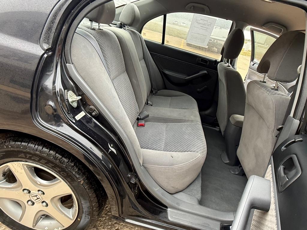 Honda Civic DX Sedan 2005