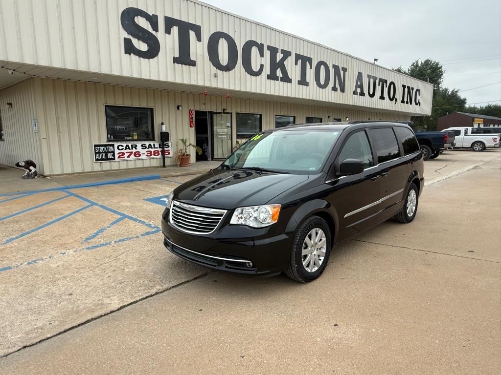 2016 Chrysler Town & Country Touring