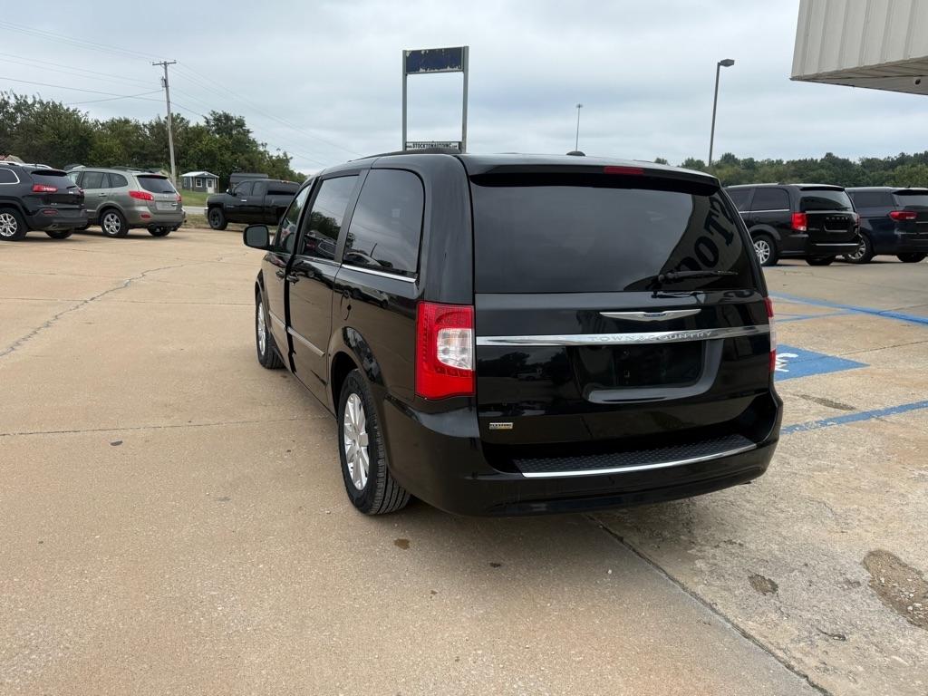 Chrysler Town & Country Touring 2016
