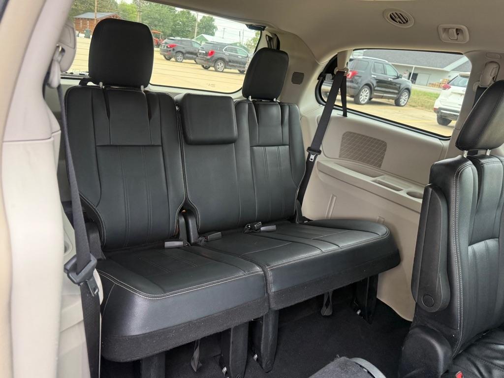 Chrysler Town & Country Touring 2016