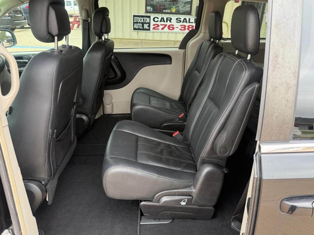 Chrysler Town & Country Touring 2016