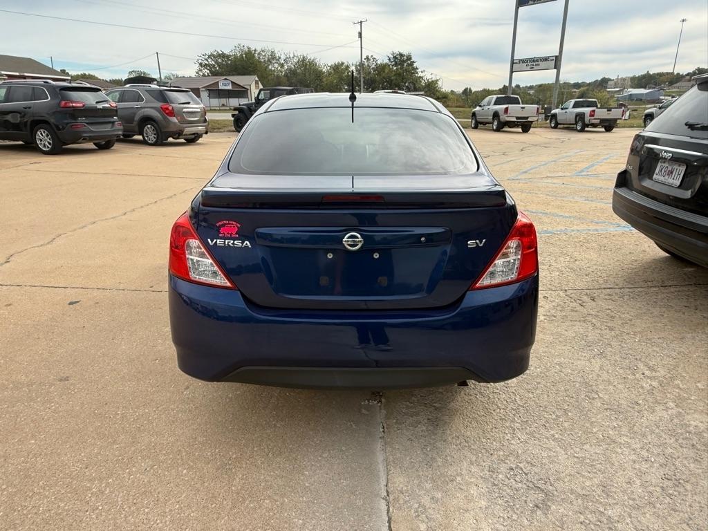 Nissan Versa 1.6 S 5M 2018