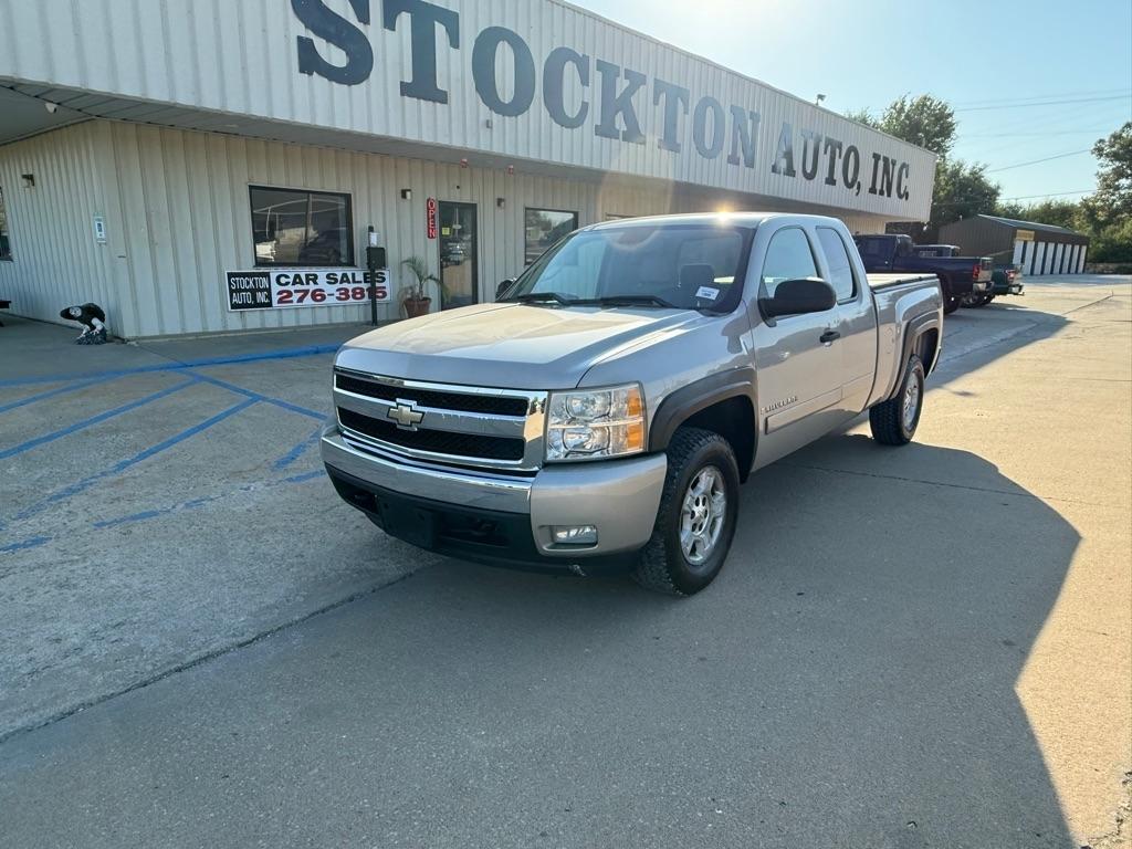 2007 Chevrolet Silverado 1500 Work Truck Ext. Cab Short Box 4WD