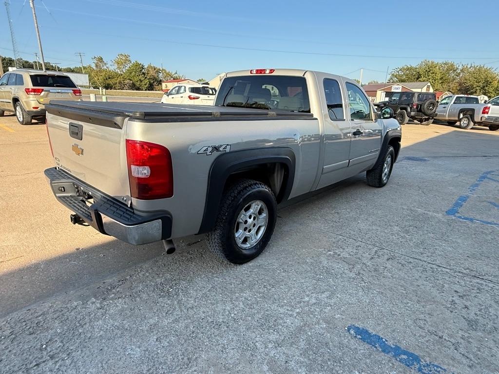 Chevrolet Silverado 1500 Work Truck Ext. Cab Short Box 4WD 2007