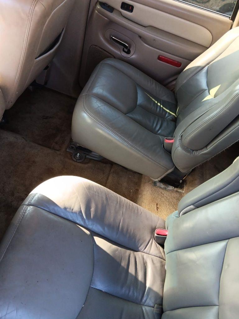 GMC Yukon Denali Base 2005