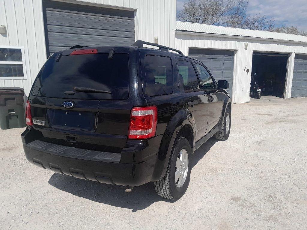 Ford Escape XLT FWD 2011