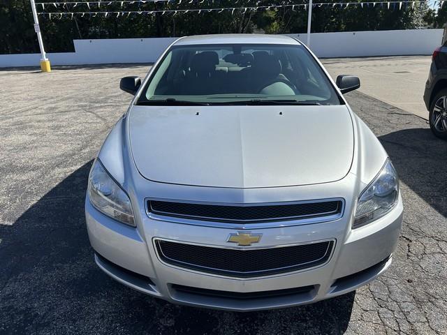 Chevrolet Malibu photo 2