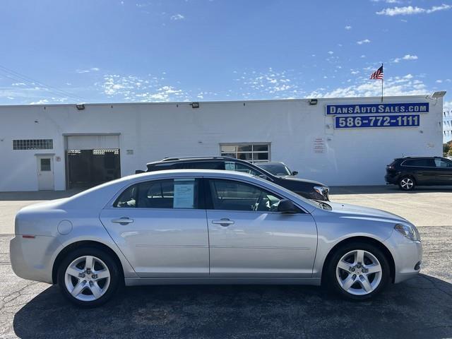 Chevrolet Malibu photo 3
